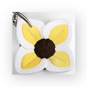 new Blooming Bath ✿ Blooming Bath Lotus Baby Seat ✿ Yellow White ✿ Newborn - 6MO